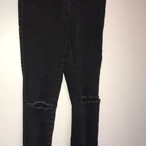 Black skinny jeans